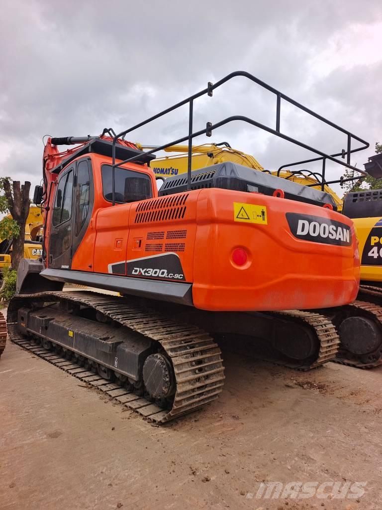 Doosan DX 300LC Vikšriniai ekskavatoriai