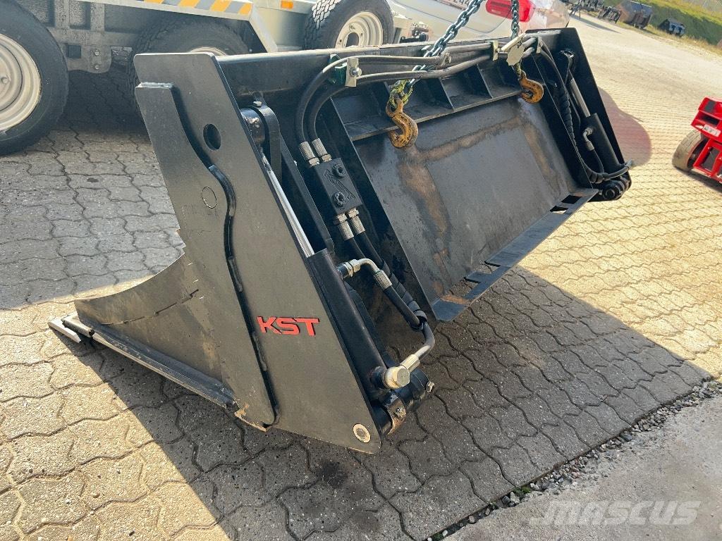  KST 4 i en skovl Kaušai