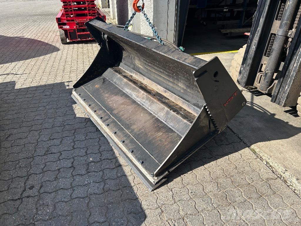  KST 4 i en skovl Kaušai