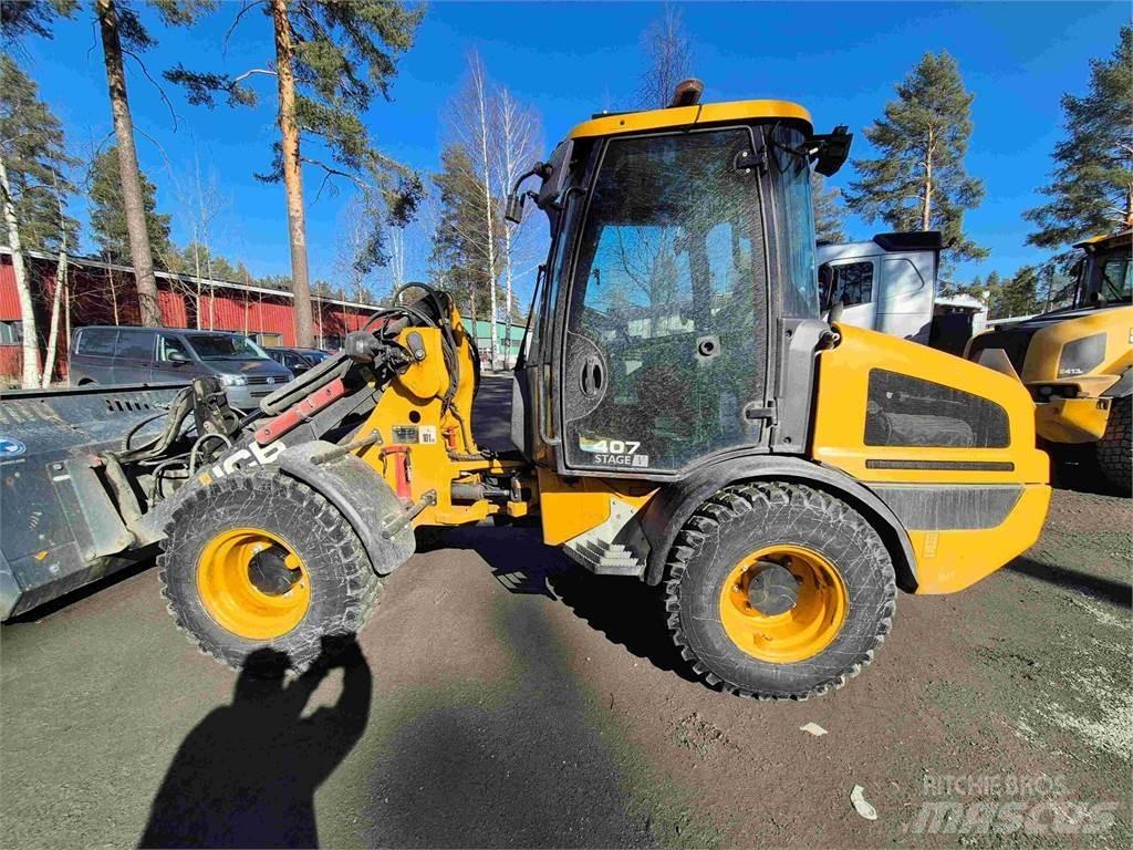 JCB 407 Naudoti ratiniai krautuvai