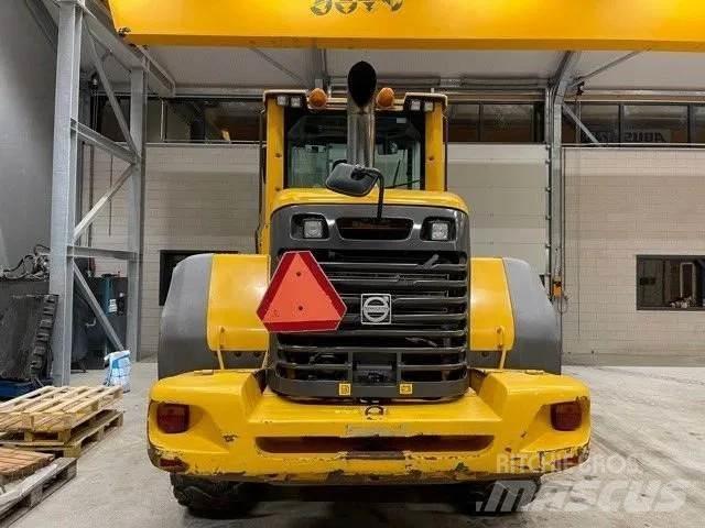 Volvo L70 F Naudoti ratiniai krautuvai