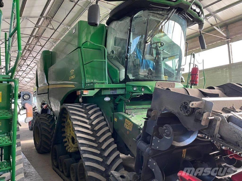 John Deere S790 i Derliaus nuėmimo kombainai