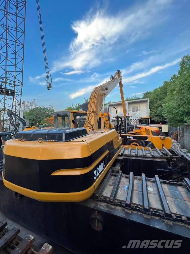 CAT 320BL Amfibiniai ekskavatoriai