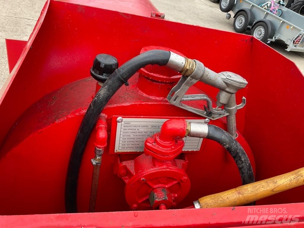  AGRITEK FUEL BOWSER Degalų ir priedų talpyklos