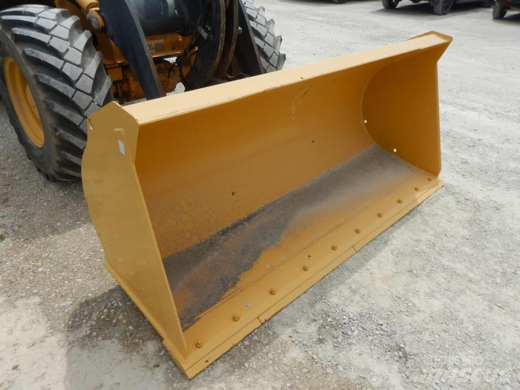 John Deere 244K Naudoti ratiniai krautuvai