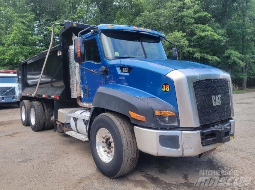 CAT CT 660 Savivarčių priekabų vilkikai