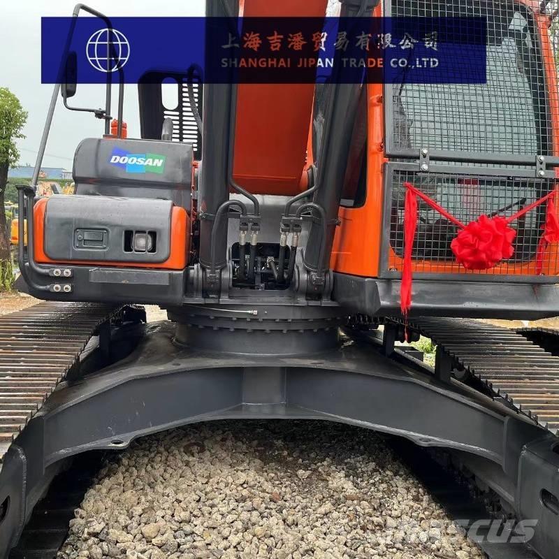 Doosan DX 225 Vikšriniai ekskavatoriai