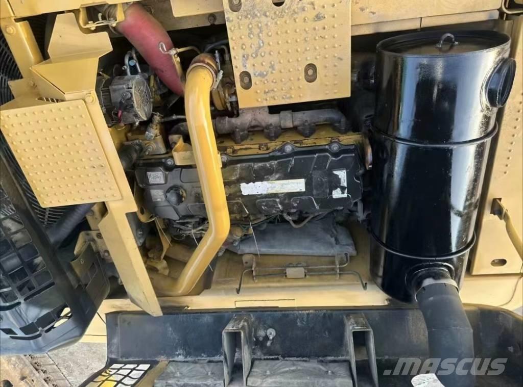 Hitachi Zaxis 120 Vikšriniai ekskavatoriai