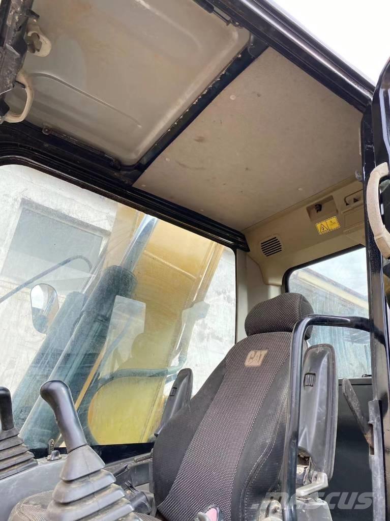 CAT 313 D Vikšriniai ekskavatoriai