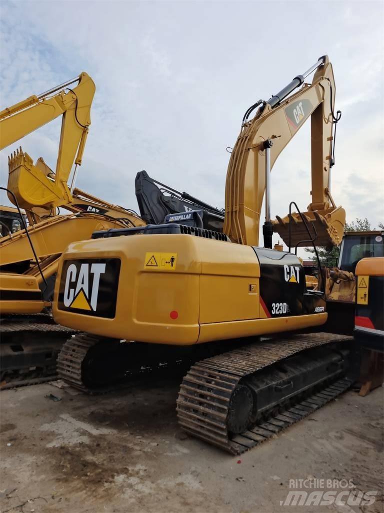 CAT 323 GC Vikšriniai ekskavatoriai