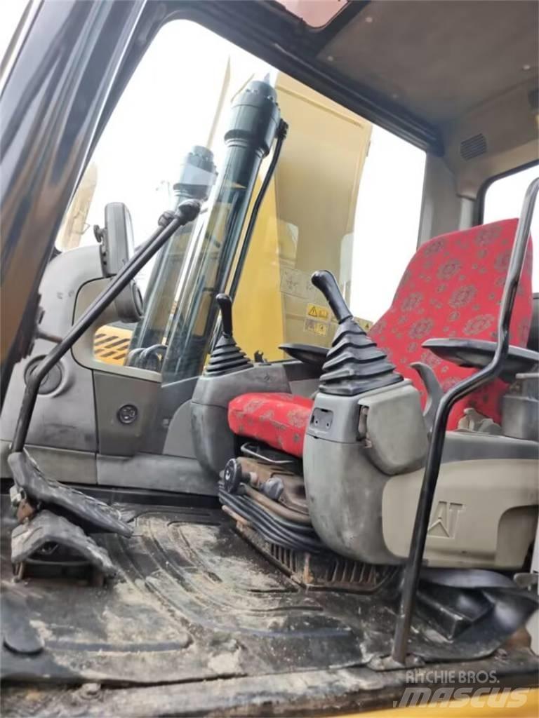 CAT 323 GC Vikšriniai ekskavatoriai