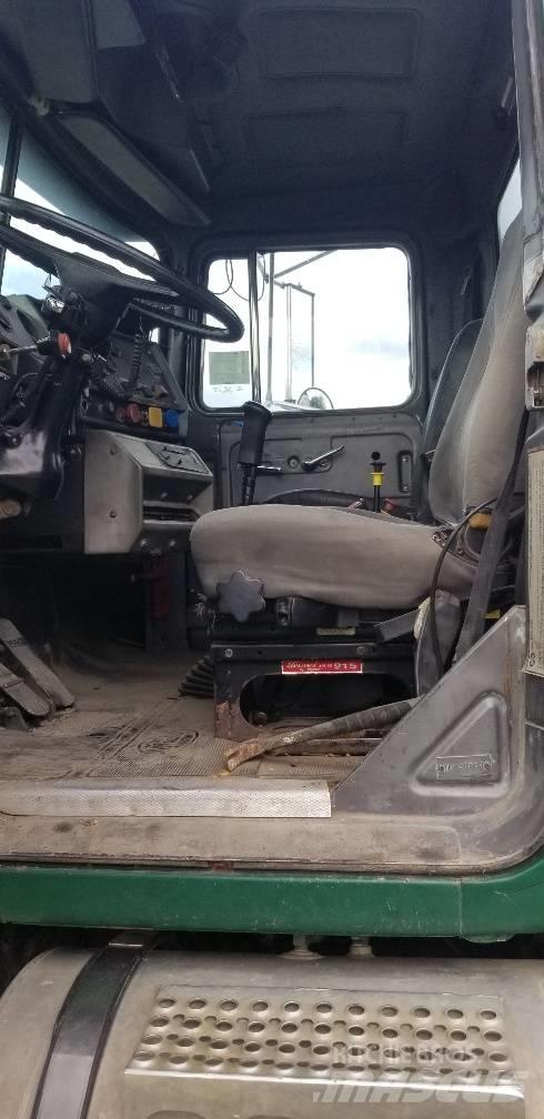 Mack RD 350 Savivarčių priekabų vilkikai