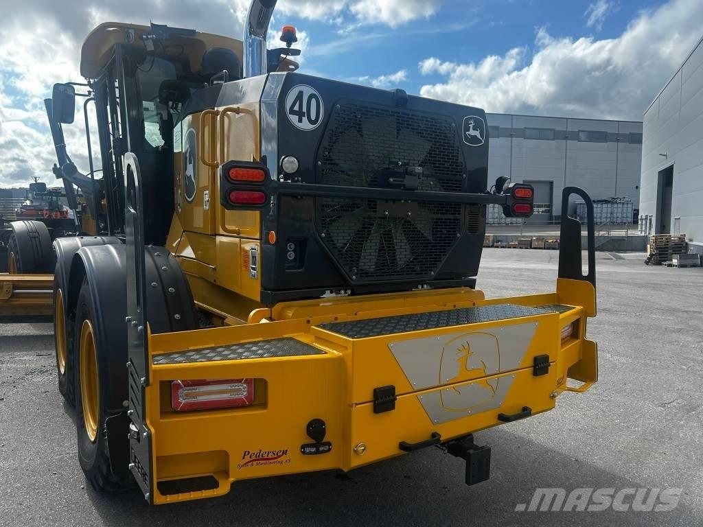 John Deere 672 GP Greideriai