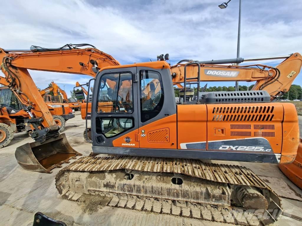 Doosan DX 225 LC-5 Vikšriniai ekskavatoriai