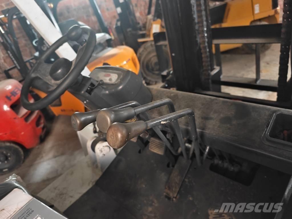 TCM FD 70 Z8 Dyzeliniai krautuvai