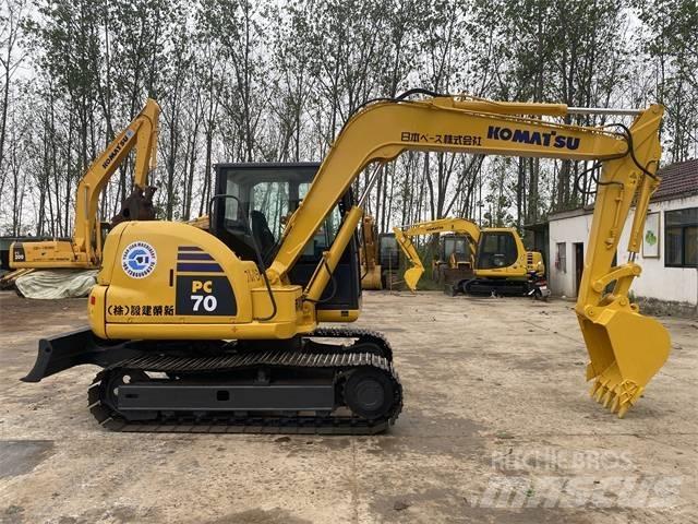Komatsu PC70-8 Vikšriniai ekskavatoriai
