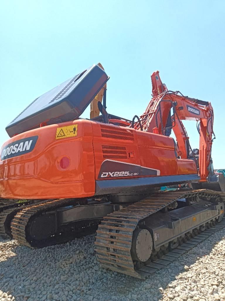 Doosan DX 225 Vikšriniai ekskavatoriai