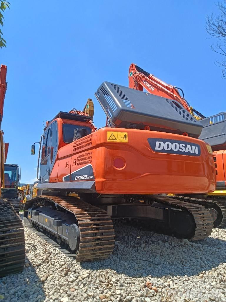 Doosan DX 225 Vikšriniai ekskavatoriai