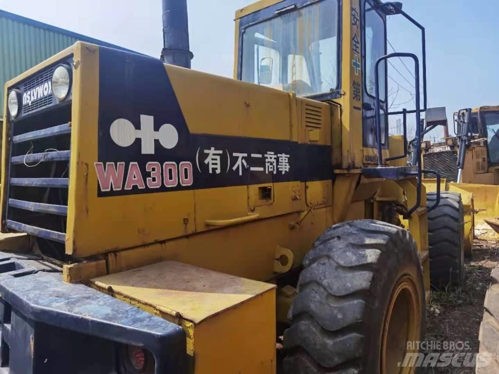 Komatsu WA 300 Naudoti ratiniai krautuvai