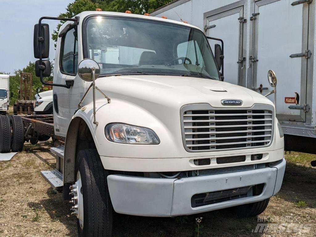 Freightliner M2106 Važiuoklė su kabina