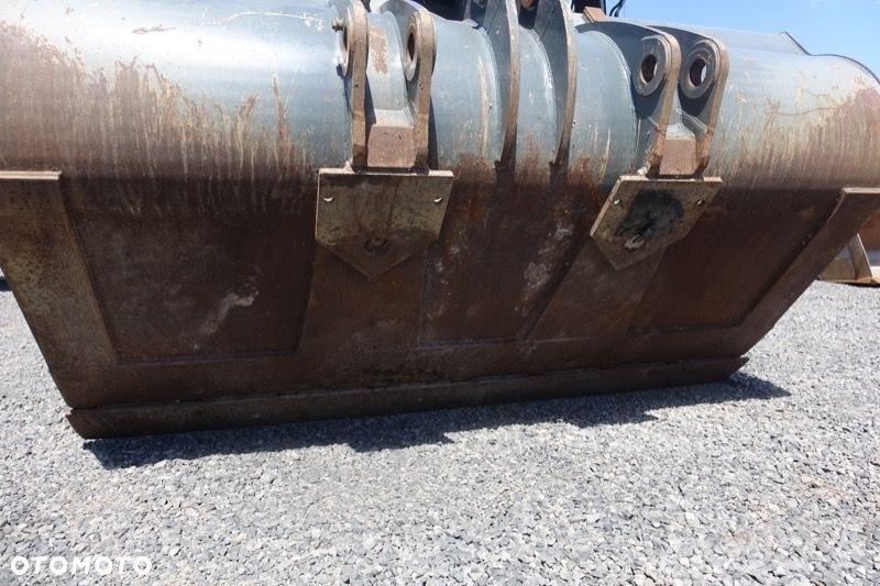 Liebherr L 586 Naudoti ratiniai krautuvai