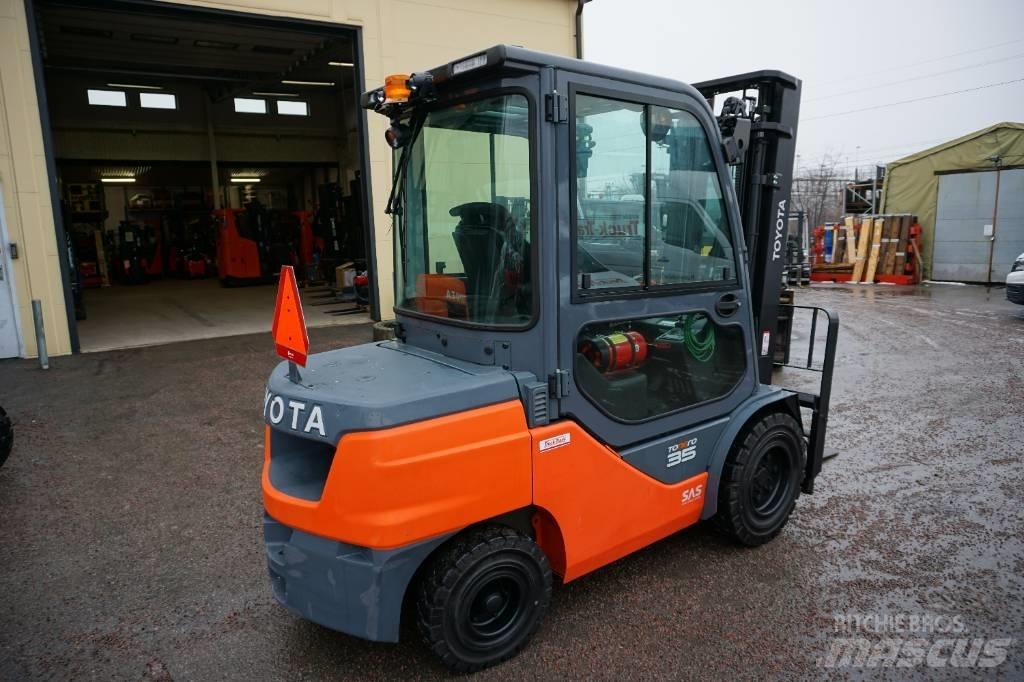 Toyota 52-8FDJF35 Dyzeliniai krautuvai