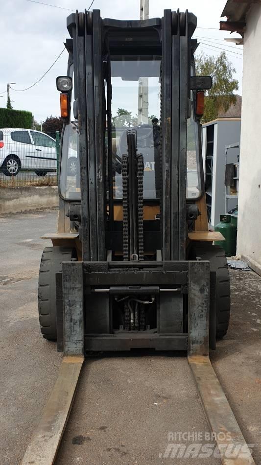 CAT GP 30 LPG (dujiniai) krautuvai