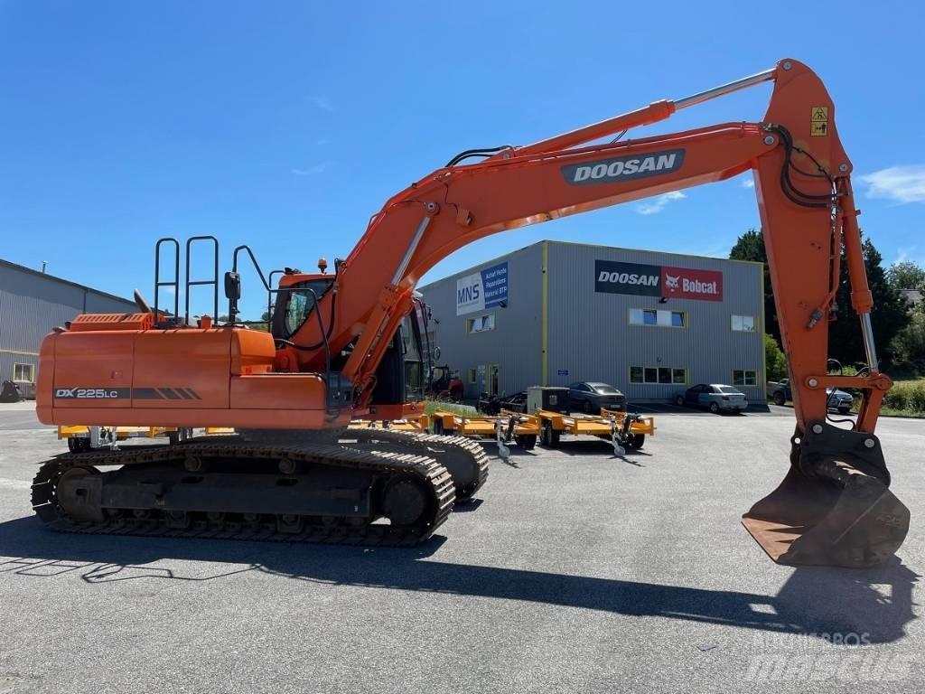 Doosan DX 225 LC-3 Vikšriniai ekskavatoriai