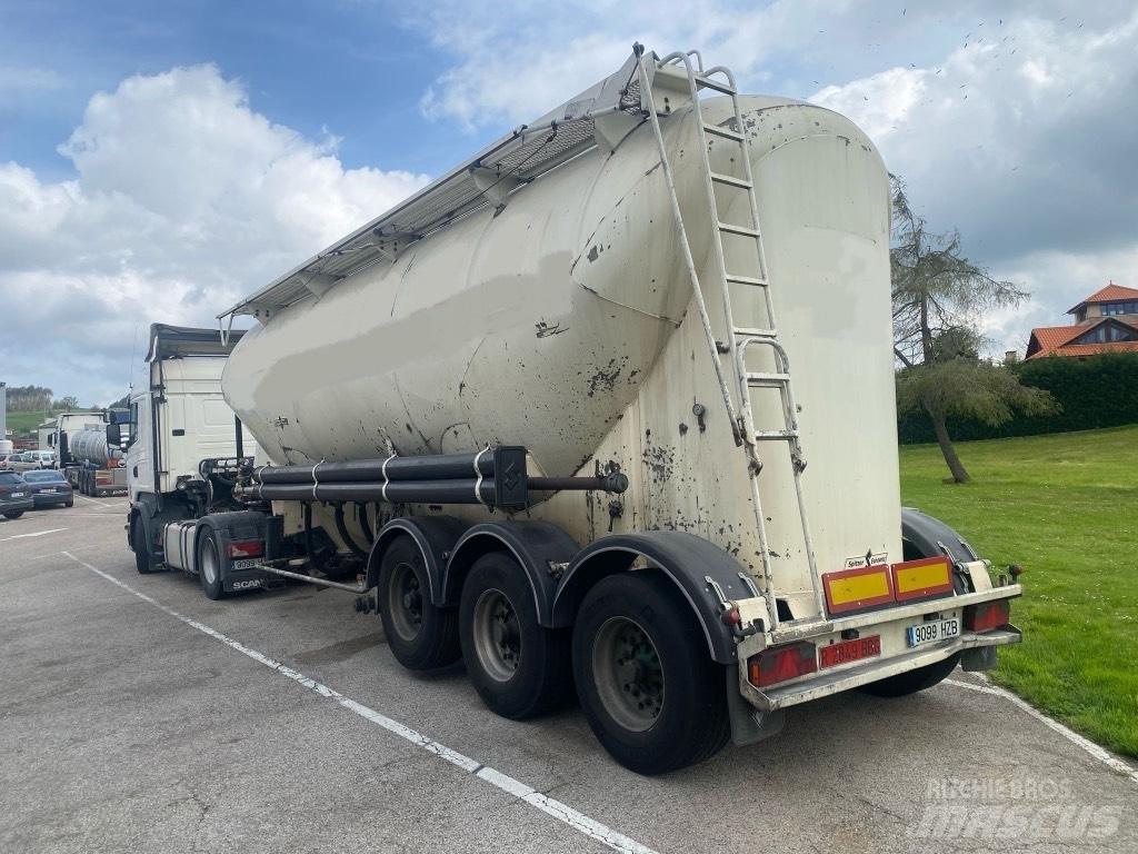 Spitzer SF2439PI Cisternos puspriekabės