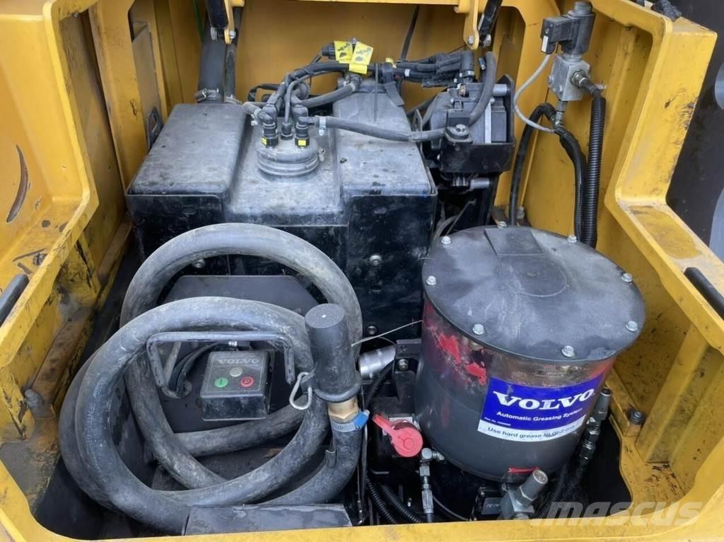 Volvo EC300 E Vikšriniai ekskavatoriai