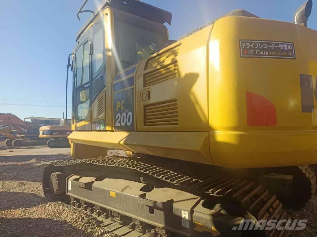 Komatsu PC 200 Vikšriniai ekskavatoriai