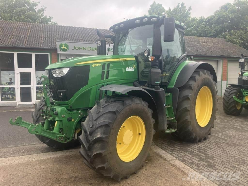 John Deere 6250R Traktoriai