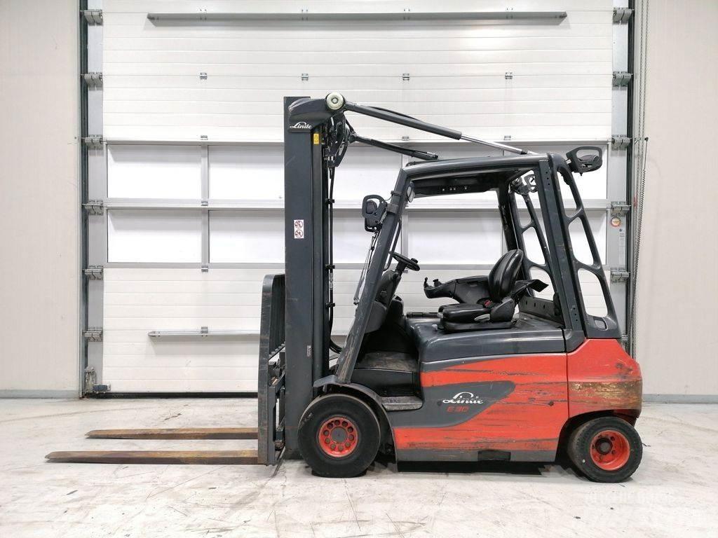 Linde E30-01 Elektriniai šakiniai krautuvai