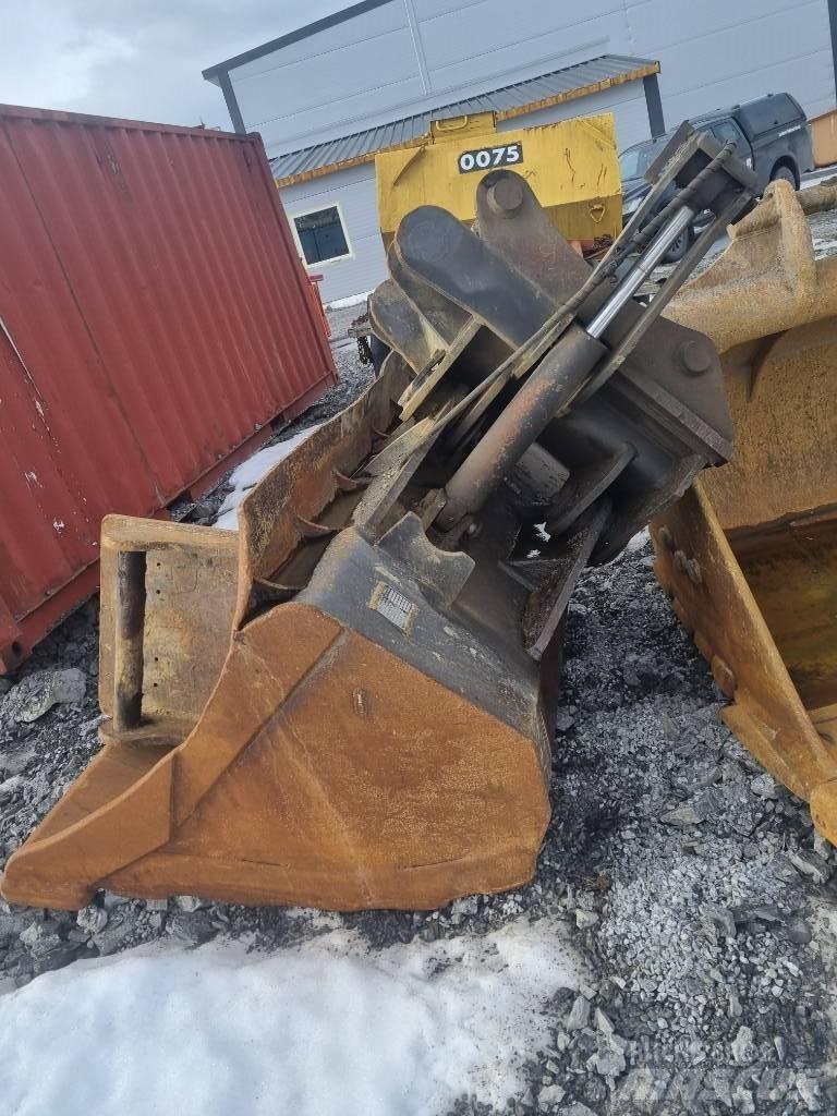 Komatsu HB 365 LC Vikšriniai ekskavatoriai