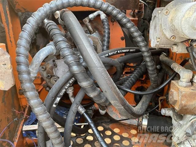 Hitachi EX60-5 Vikšriniai ekskavatoriai