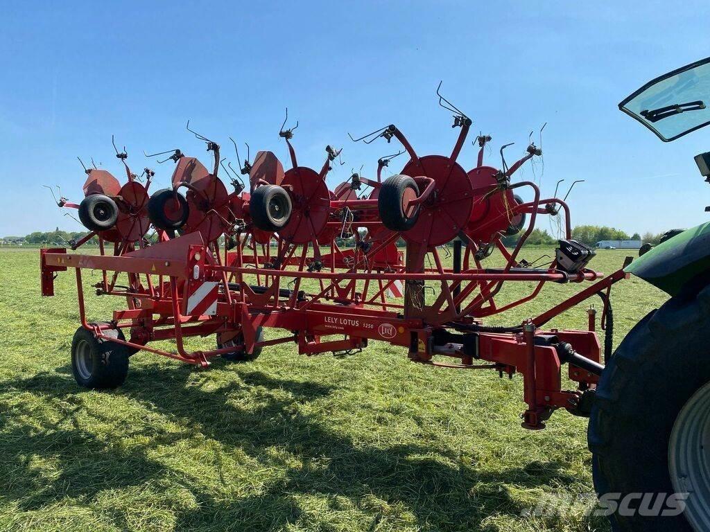 Lely 1250 Šieno grėbliai ir vartytuvai