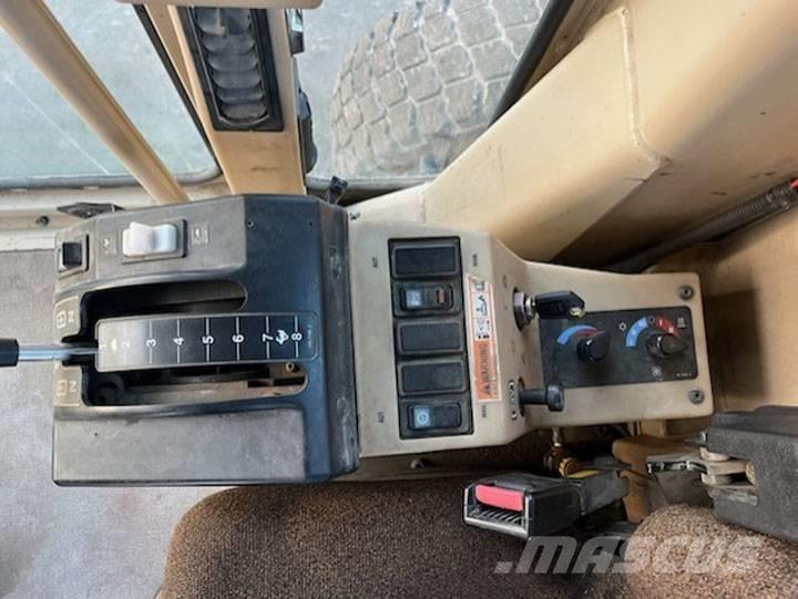 CAT 140 H Greideriai