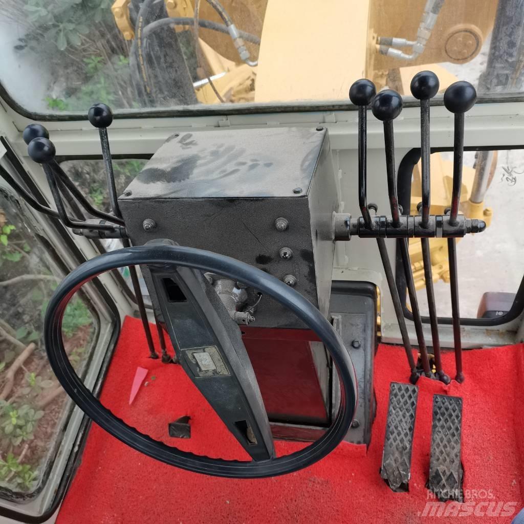 CAT 140 K Greideriai