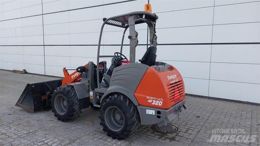 Weycor AR320 Agrar Daugiafunkciniai pakrovėjai