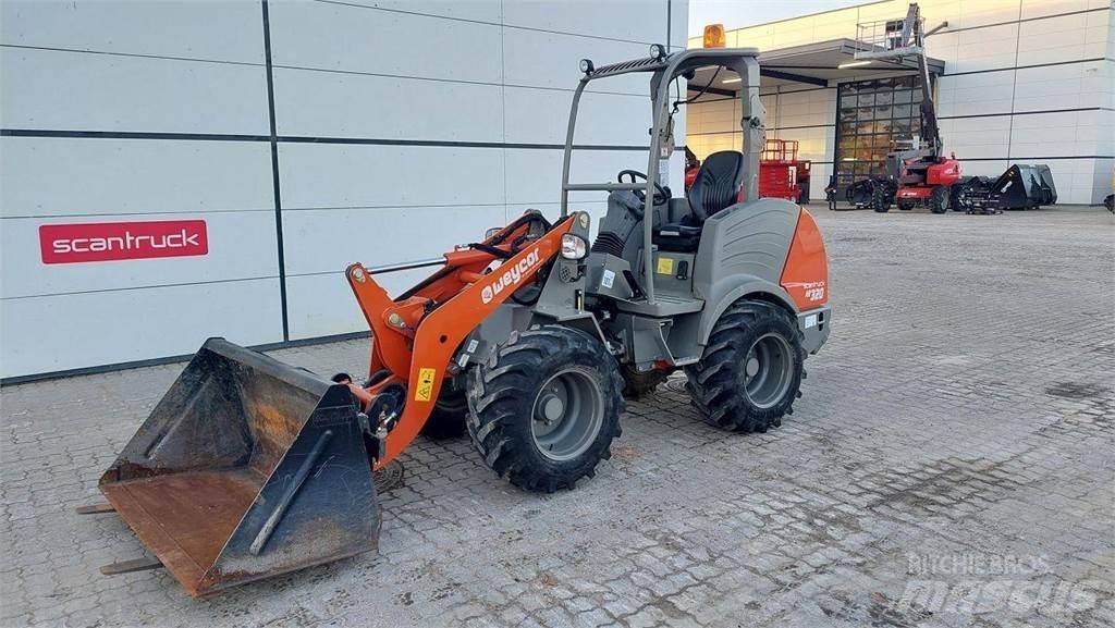 Weycor AR320 Agrar Daugiafunkciniai pakrovėjai