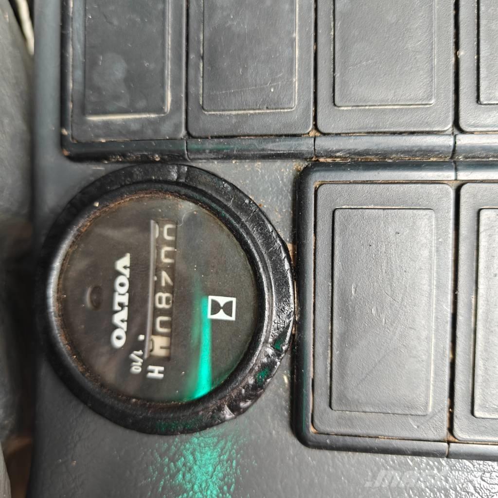 Volvo 290 Vikšriniai ekskavatoriai
