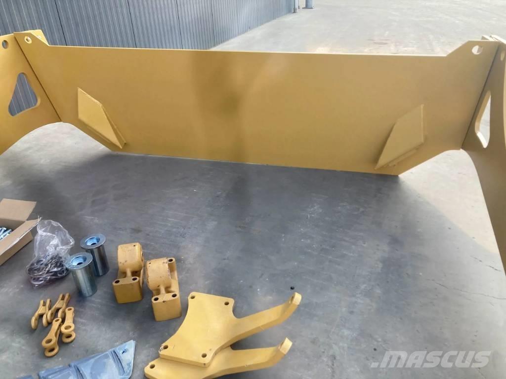 CAT 730 NG Galiniai žibintai