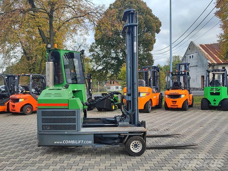Combilift C4000 Šakiniai krautuvai su privažiavimu iš visų keturių pusių