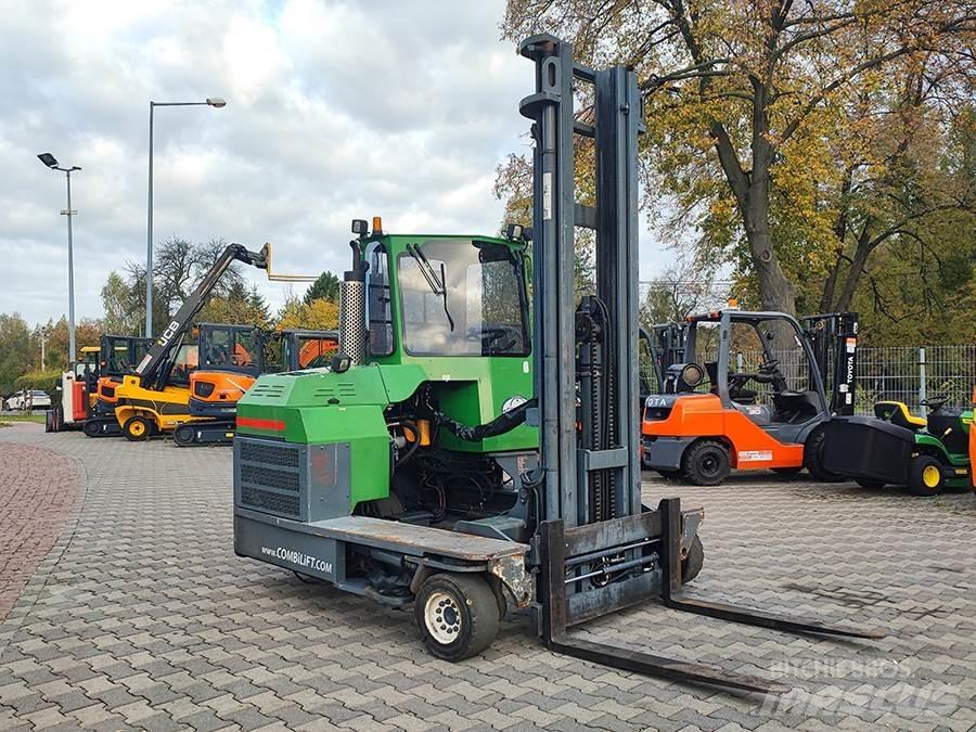 Combilift C4000 Šakiniai krautuvai su privažiavimu iš visų keturių pusių