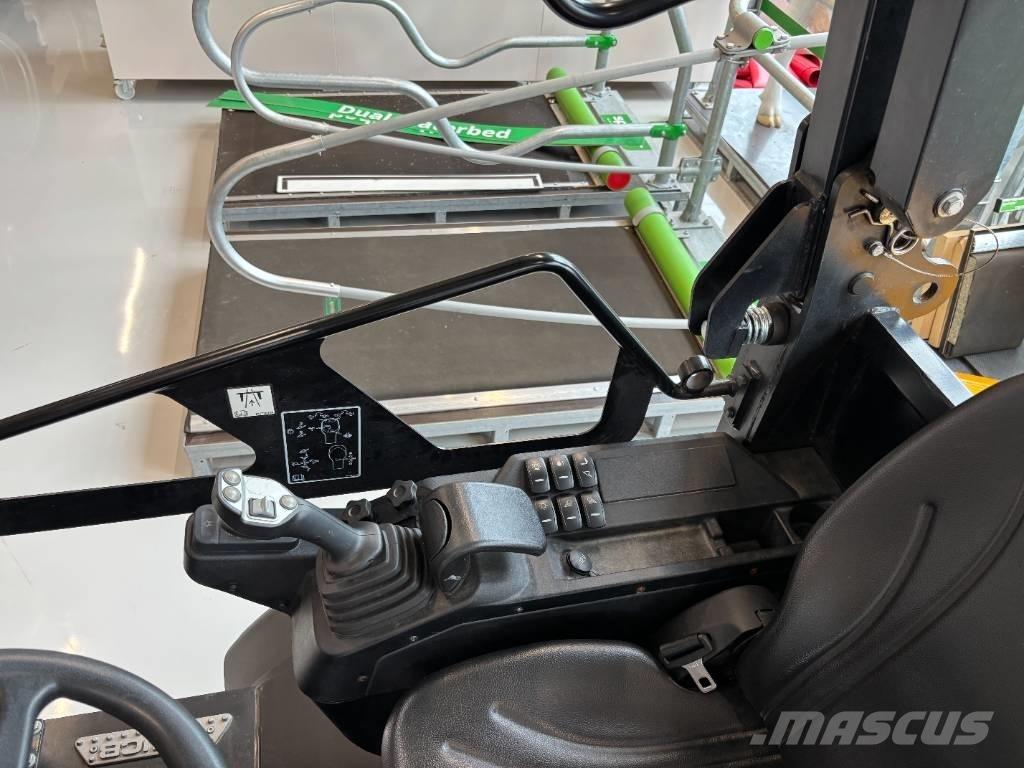 JCB 403 E Daugiafunkciniai pakrovėjai
