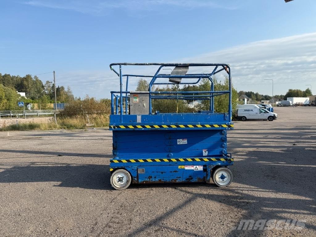 UpRight X32N Žirkliniai keltuvai