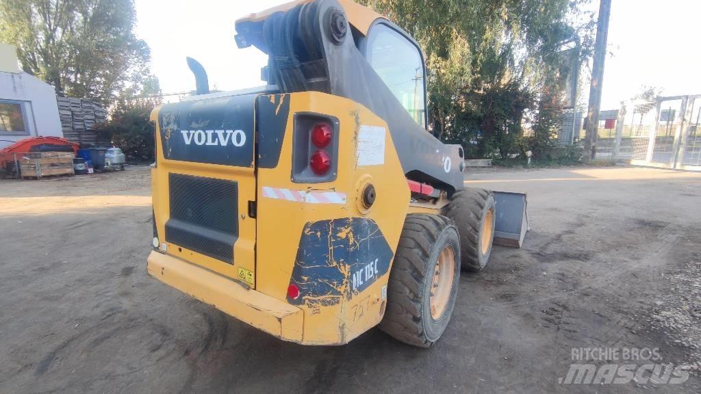 Volvo MC 115 C Krautuvai su šoniniu pasukimu