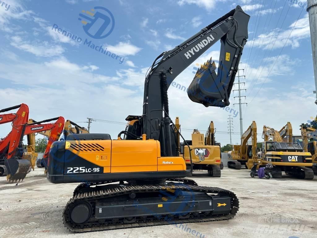 Hyundai 225LC-9S Vikšriniai ekskavatoriai