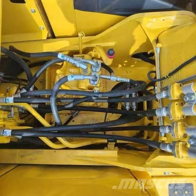 Komatsu PC 210 Vikšriniai ekskavatoriai