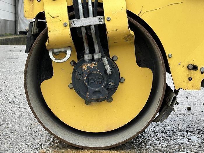 Bomag BW 80 AD-5 Porinių būgnų volai